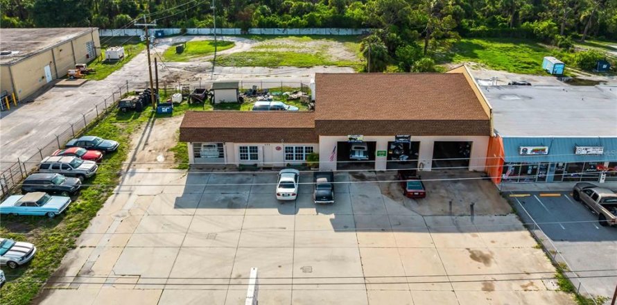 Propiedad comercial en Englewood, Florida 120.77 m2 № 2280101