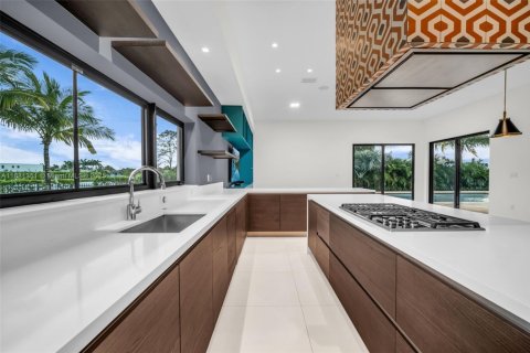 House in Weston, Florida 5 bedrooms, 498.7 sq.m. № 2017371 - photo 22