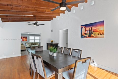 Купить коммерческую недвижимость в Дания-Бич, Флорида № 2035575 - фото 13