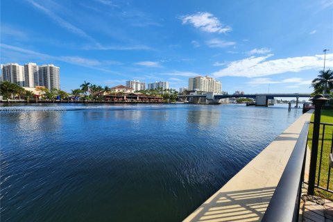 Condominio en venta en Fort Lauderdale, Florida, 1 dormitorio, 69.4 m2 № 1865287 - foto 30