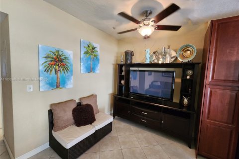 Condominio en venta en Fort Lauderdale, Florida, 1 dormitorio, 69.4 m2 № 1865287 - foto 10