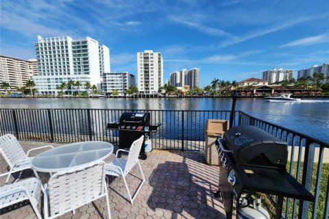 Condominio en venta en Fort Lauderdale, Florida, 1 dormitorio, 69.4 m2 № 1865287 - foto 28