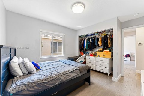Casa en venta en Weston, Florida, 3 dormitorios, 125.7 m2 № 1942052 - foto 15