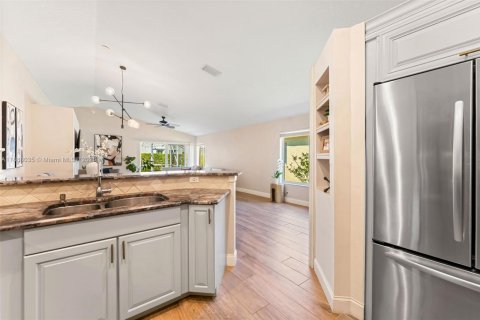 Casa en venta en Weston, Florida, 3 dormitorios, 125.7 m2 № 1942052 - foto 10