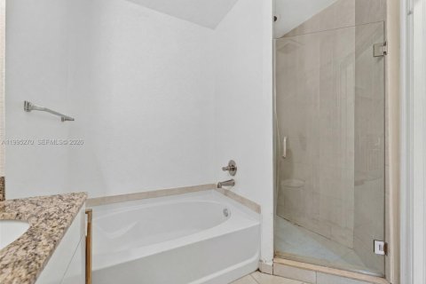 Condominio en alquiler en Hollywood, Florida, 1 dormitorio, 64.1 m2 № 2063515 - foto 15