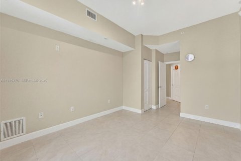 Condominio en alquiler en Hollywood, Florida, 1 dormitorio, 64.1 m2 № 2063515 - foto 18