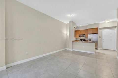 Condominio en alquiler en Hollywood, Florida, 1 dormitorio, 64.1 m2 № 2063515 - foto 11