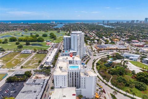 Condominio en alquiler en Hollywood, Florida, 1 dormitorio, 64.1 m2 № 2063515 - foto 22