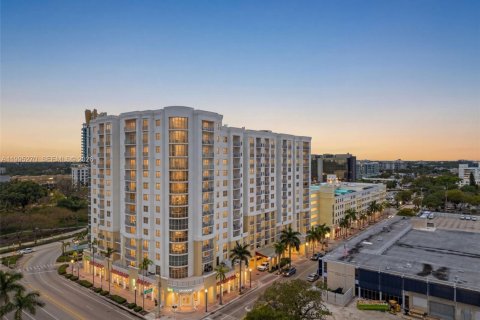 Condominio en alquiler en Hollywood, Florida, 1 dormitorio, 64.1 m2 № 2063515 - foto 2