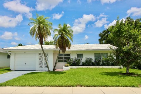 House in Pinellas Park, Florida 2 bedrooms, 123.37 sq.m. № 1822688 - photo 3
