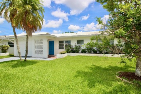 House in Pinellas Park, Florida 2 bedrooms, 123.37 sq.m. № 1822688 - photo 2