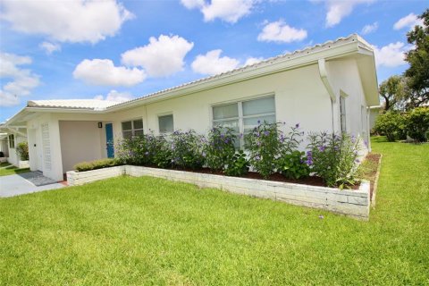 House in Pinellas Park, Florida 2 bedrooms, 123.37 sq.m. № 1822688 - photo 7