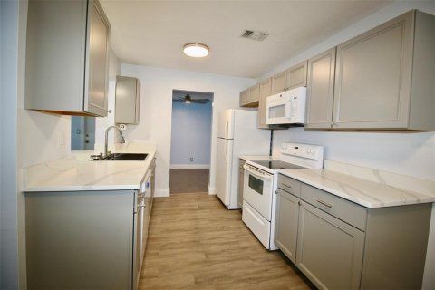 House in Pinellas Park, Florida 2 bedrooms, 123.37 sq.m. № 1822688 - photo 22