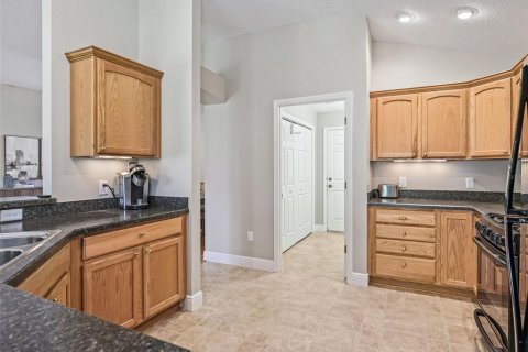 House in The Villages, Florida 3 bedrooms, 189.89 sq.m. № 1850164 - photo 12