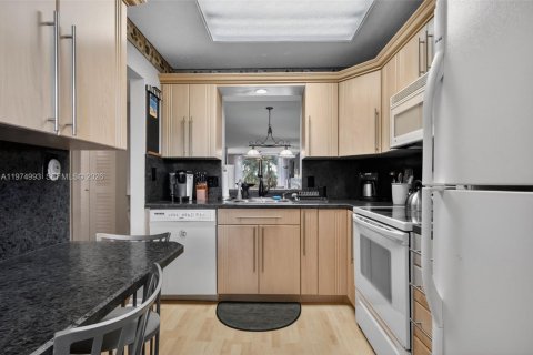 Купить кондоминиум в Делрей-Бич, Флорида 2 спальни, 91.97м2, № 2040122 - фото 6