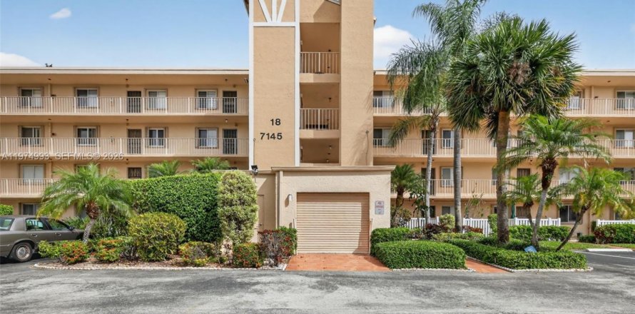 Кондоминиум с 2 спальнями в Делрей-Бич, Флорида № 2040122