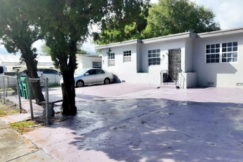 Коммерческая недвижимость в Майами, Флорида 150.78м2 № 2014367