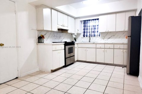 Купить коммерческую недвижимость в Майами, Флорида 150.78м2, № 2014367 - фото 5