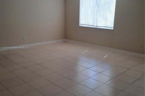 Снять в аренду кондоминиум в Помпано-Бич, Флорида 1 спальня, 76.18м2, № 1933686 - фото 21