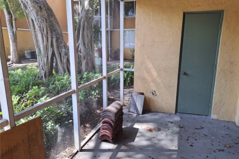 Снять в аренду кондоминиум в Помпано-Бич, Флорида 1 спальня, 76.18м2, № 1933686 - фото 5