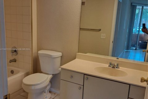 Снять в аренду кондоминиум в Помпано-Бич, Флорида 1 спальня, 76.18м2, № 1933686 - фото 16