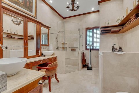 Casa en venta en Miami, Florida, 4 dormitorios, 347.08 m2 № 1863509 - foto 15