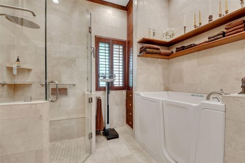 Casa en venta en Miami, Florida, 4 dormitorios, 347.08 m2 № 1863509 - foto 16