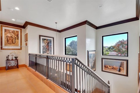 Casa en venta en Miami, Florida, 4 dormitorios, 347.08 m2 № 1863509 - foto 29