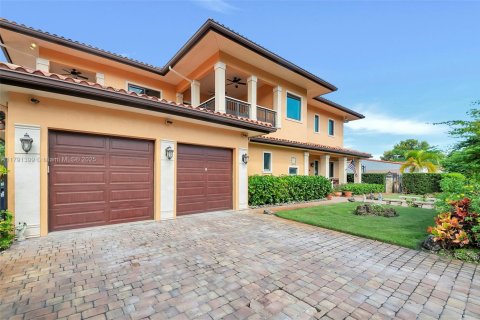 Casa en venta en Miami, Florida, 4 dormitorios, 347.08 m2 № 1863509 - foto 5