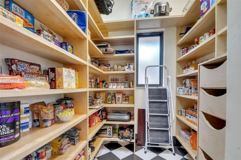 Casa en venta en Miami, Florida, 4 dormitorios, 347.08 m2 № 1863509 - foto 28
