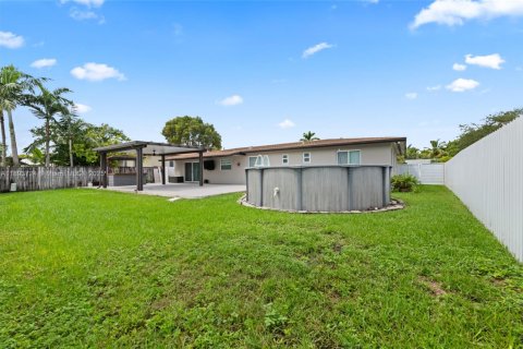 Villa ou maison à louer à Cutler Bay, Floride: 3 chambres, 150.87 m2 № 1949972 - photo 24