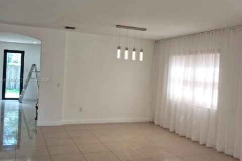 Villa ou maison à louer à Doral, Floride: 4 chambres, 290.6 m2 № 2052791 - photo 27