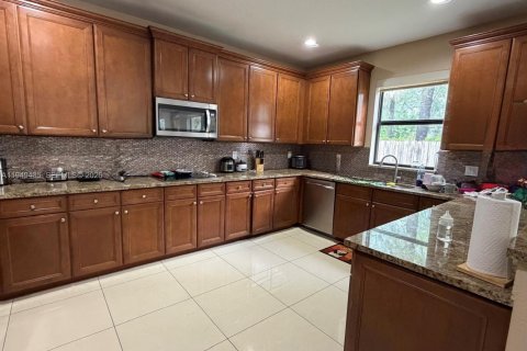 Villa ou maison à louer à Doral, Floride: 4 chambres, 290.6 m2 № 2052791 - photo 7
