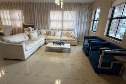 Villa ou maison à louer à Doral, Floride: 4 chambres, 290.6 m2 № 2052791 - photo 2