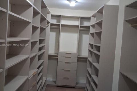 Villa ou maison à louer à Doral, Floride: 4 chambres, 290.6 m2 № 2052791 - photo 22