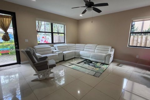 Villa ou maison à louer à Doral, Floride: 4 chambres, 290.6 m2 № 2052791 - photo 5
