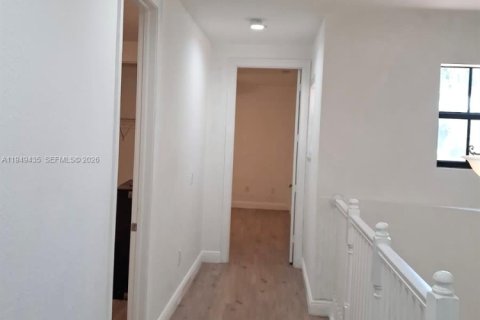 Villa ou maison à louer à Doral, Floride: 4 chambres, 290.6 m2 № 2052791 - photo 25