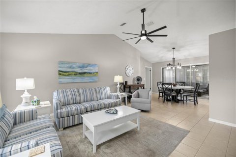 House in Summerfield, Florida 2 bedrooms, 123.37 sq.m. № 1777084 - photo 4
