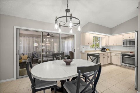 House in Summerfield, Florida 2 bedrooms, 123.37 sq.m. № 1777084 - photo 9