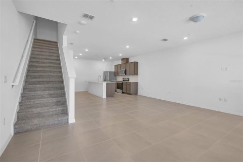 Townhouse in Orlando, Florida 3 bedrooms, 156.35 sq.m. № 2149949 - photo 4