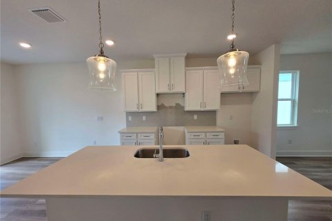 House in Spring Hill, Florida 3 bedrooms, 137.31 sq.m. № 2226848 - photo 4