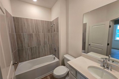 House in Spring Hill, Florida 3 bedrooms, 137.31 sq.m. № 2226848 - photo 11