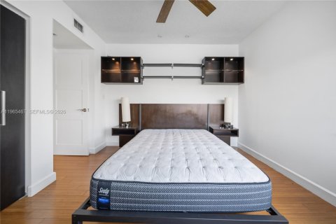 Condo in Miami Beach, Florida, 1 bedroom  № 2027765 - photo 18