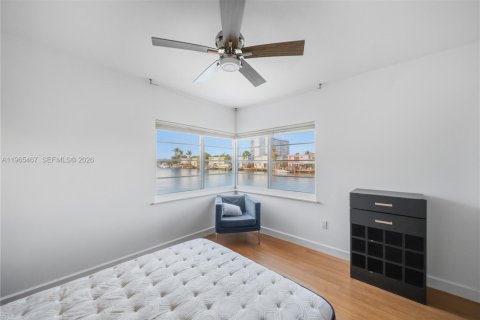 Condo in Miami Beach, Florida, 1 bedroom  № 2027765 - photo 16