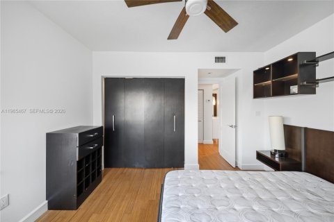 Condo in Miami Beach, Florida, 1 bedroom  № 2027765 - photo 19