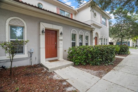 Villa ou maison à vendre à Miramar, Floride: 3 chambres, 151.24 m2 № 1948911 - photo 4