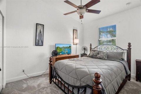 Villa ou maison à vendre à Miramar, Floride: 3 chambres, 151.24 m2 № 1948911 - photo 15