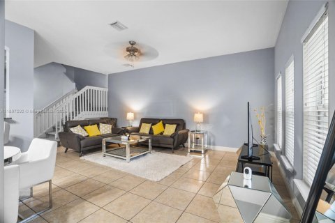 Villa ou maison à vendre à Miramar, Floride: 3 chambres, 151.24 m2 № 1948911 - photo 6