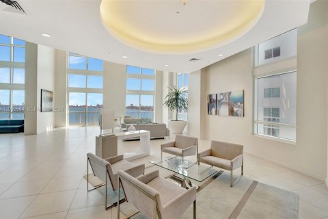 Condominio en venta en Miami, Florida, 1 dormitorio, 61.59 m2 № 2376934 - foto 20