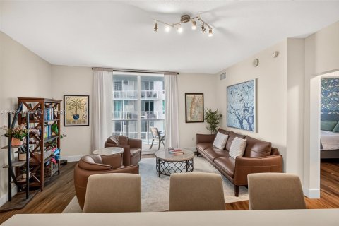 Condominio en venta en Miami, Florida, 1 dormitorio, 61.59 m2 № 2376934 - foto 2